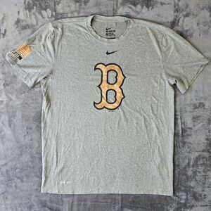 The Nike Tee Dri-Fit Boston Red Sox Athletic Cut T Shirt Size Large
